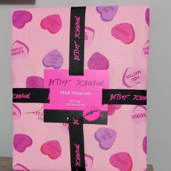 Betsey Johnson Other - Betsey Johnson Valentines Day Tablecloth